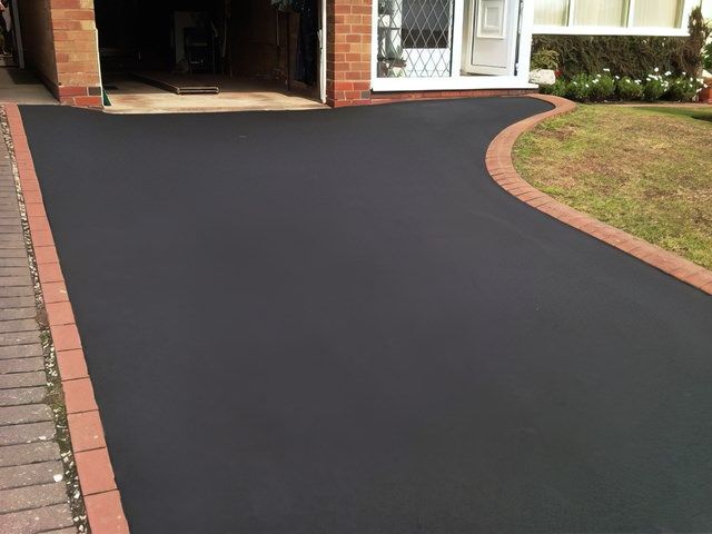 images/tarmac/slider/tarmac-cleaning-4-kireth-ai.jpeg